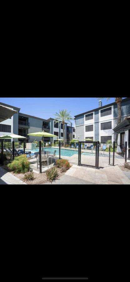 Luxury Mountain View 2Br With Balcony Located In Scottsdale Leilighet Eksteriør bilde