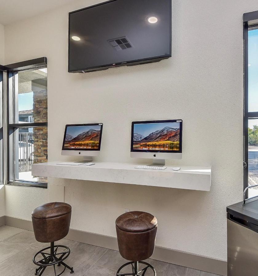 Luxury Mountain View 2Br With Balcony Located In Scottsdale Leilighet Eksteriør bilde