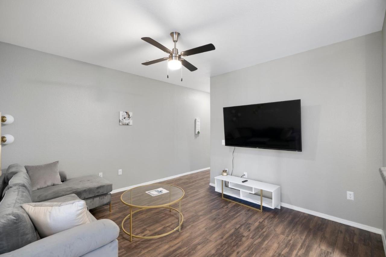 Luxury Mountain View 2Br With Balcony Located In Scottsdale Leilighet Eksteriør bilde
