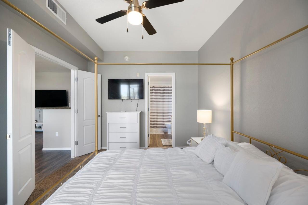 Luxury Mountain View 2Br With Balcony Located In Scottsdale Leilighet Eksteriør bilde
