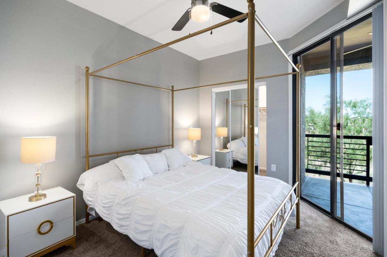 Luxury Mountain View 2Br With Balcony Located In Scottsdale Leilighet Eksteriør bilde